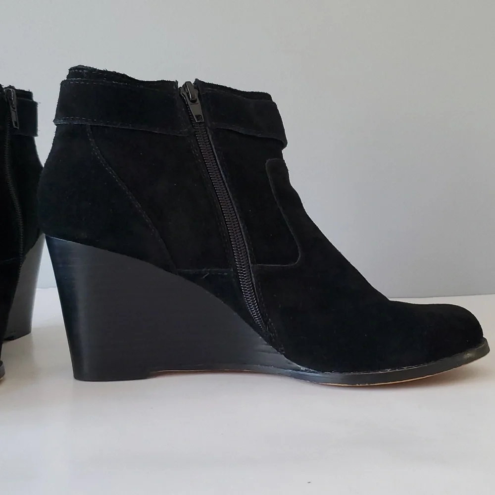 Sole Society Black Suede Peytal Wedge Ankle Boots Booties Womens 10M